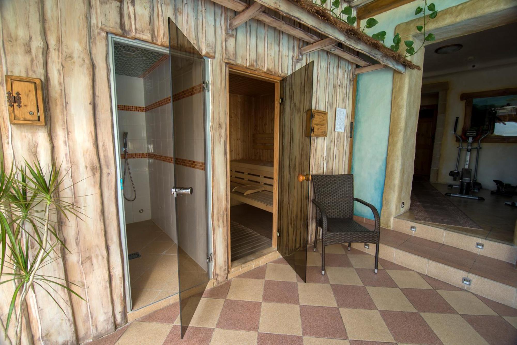 שצ'קלארסקה פוראובה Hotel Pod Szrenica מראה חיצוני תמונה