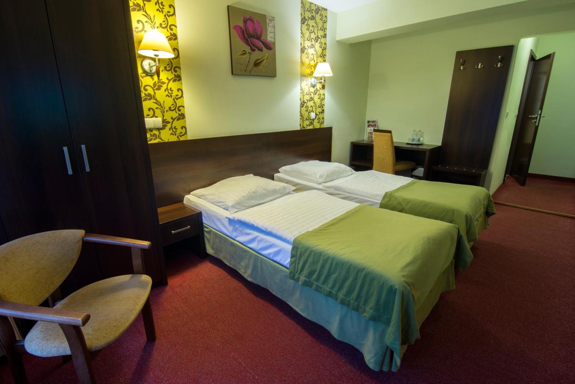 שצ'קלארסקה פוראובה Hotel Pod Szrenica מראה חיצוני תמונה