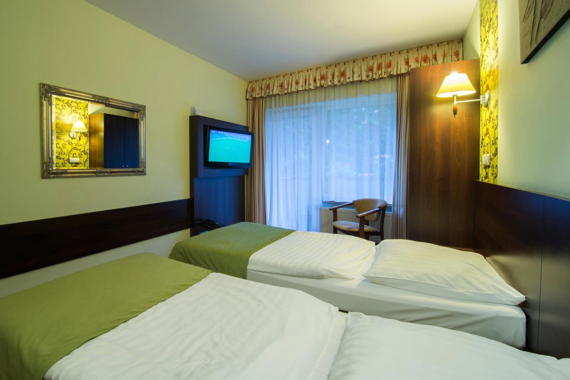 שצ'קלארסקה פוראובה Hotel Pod Szrenica מראה חיצוני תמונה