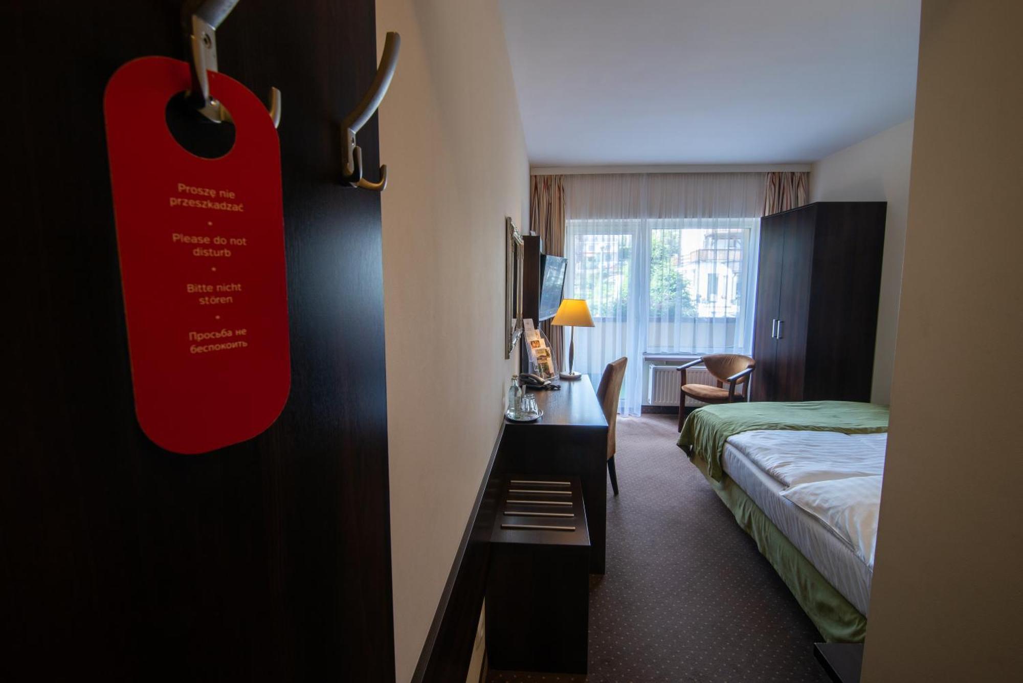 שצ'קלארסקה פוראובה Hotel Pod Szrenica מראה חיצוני תמונה