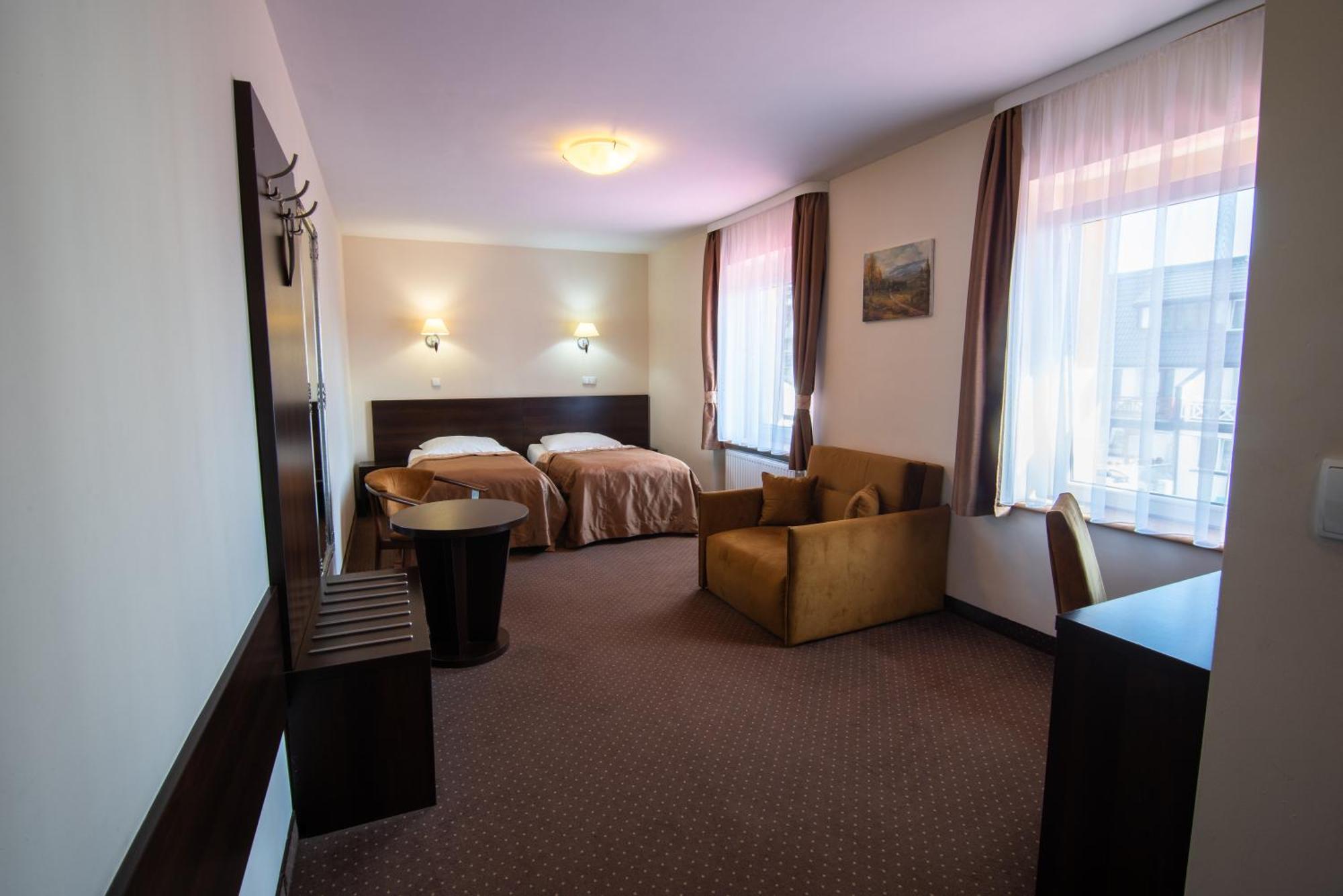 שצ'קלארסקה פוראובה Hotel Pod Szrenica מראה חיצוני תמונה